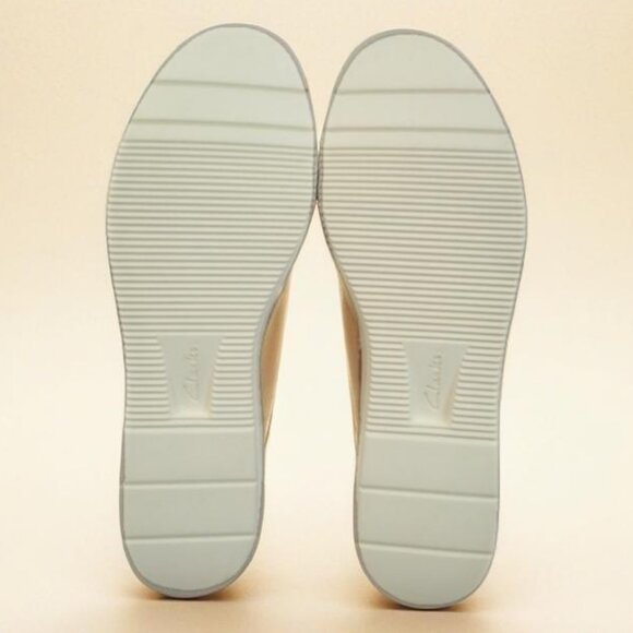 NWOT Clarks Layton Ultimate Comfort Cushion Step Sneaker Size 10 W Metallic Gold - Picture 5 of 5